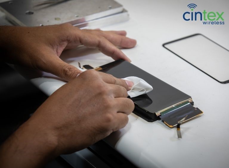 Cintex Wireless provides replacement phone for lost or stolen case