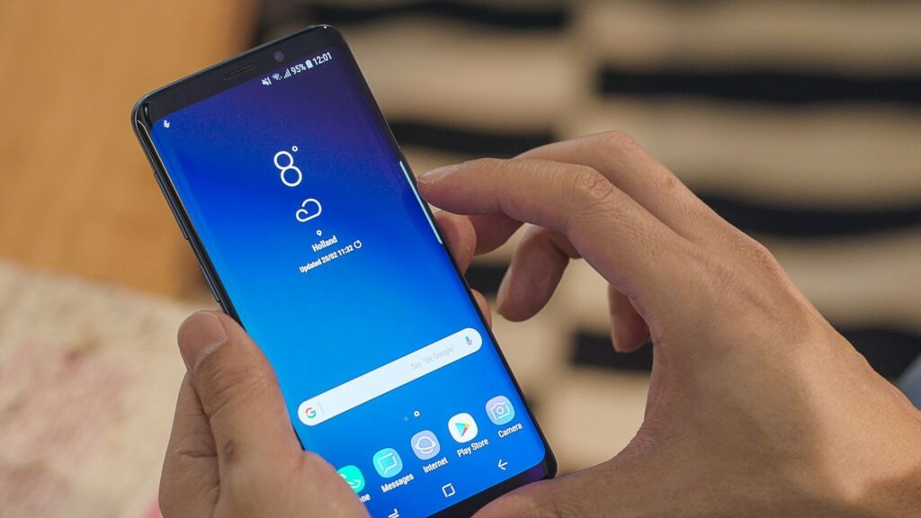 Samsung Galaxy S9 is a high-end free government phone that you can obtain